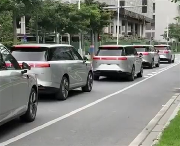 何小鹏：目标到明年下半年 广州Robotaxi业务实现单车盈亏平衡