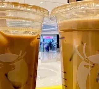 贫困生每天喝一杯瑞幸被蹲守举报？9.9元的咖啡，到底算不算高消费？