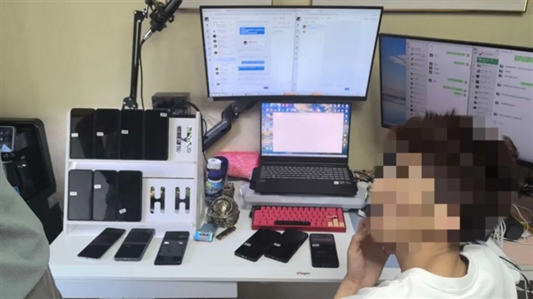 上海警方抓获多名演唱会黄牛:被抓时面前摆好几排手机
