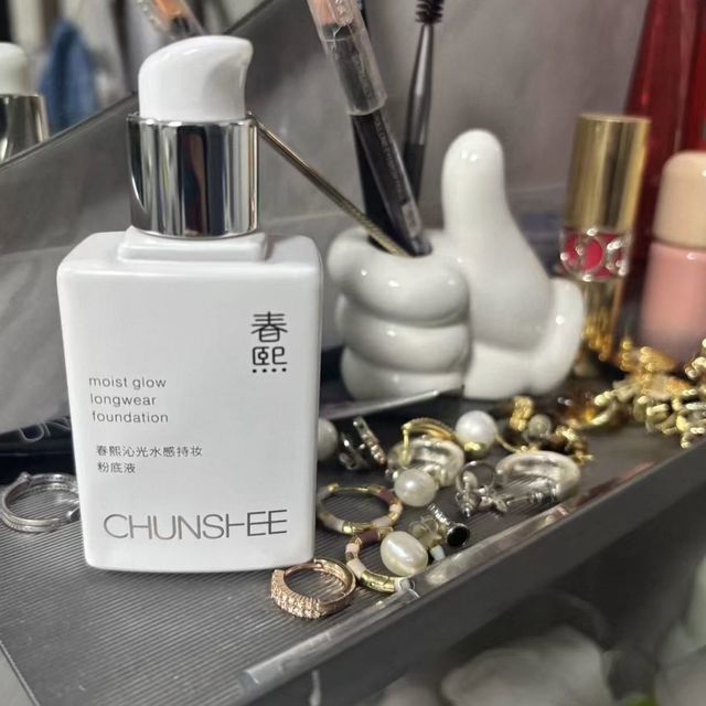 混合皮本命持妆底妆！春熙拾光瓶光感轻薄遮瑕粉底液✨