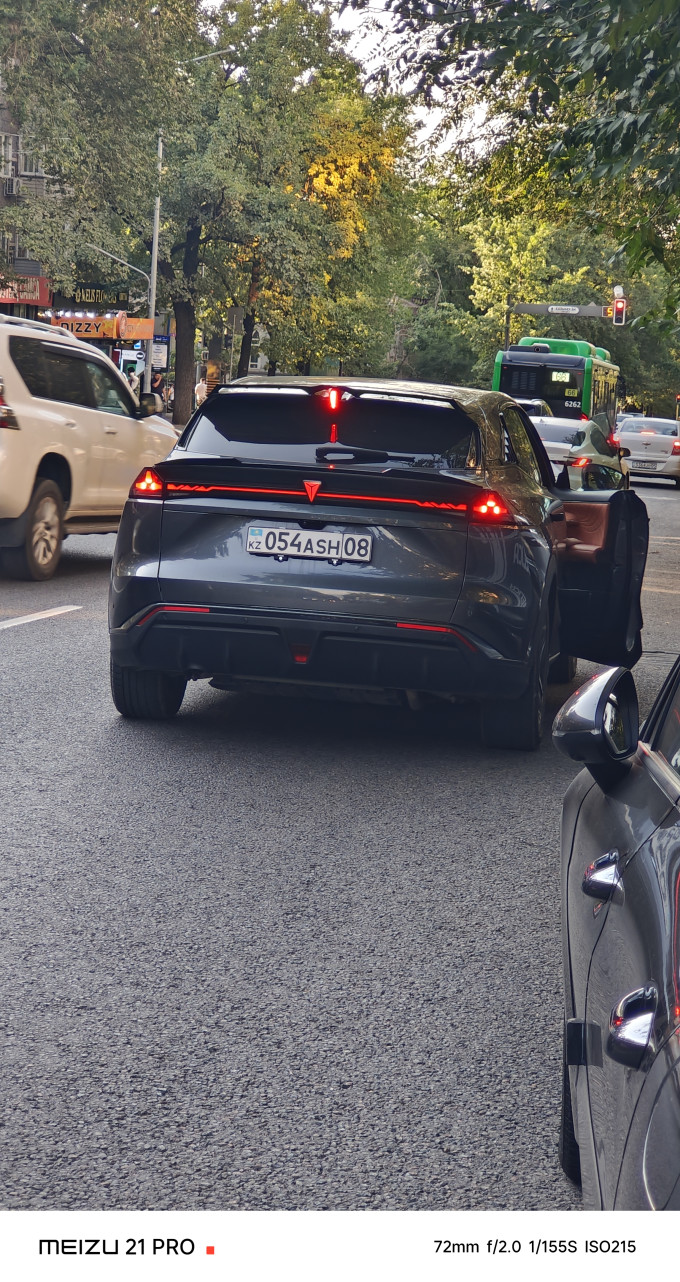 轿车