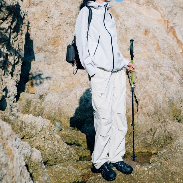 一套骆驼硬核穿搭，承包我整个夏天的海岸山野轻徒步～