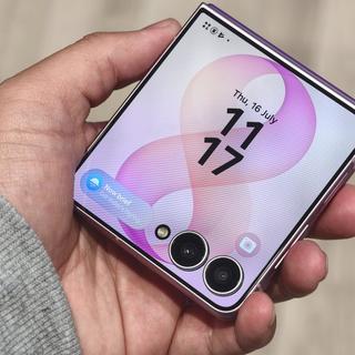 8999元的小折叠值得买吗？三星Z Flip8两周体验后，说点大实话
