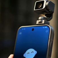 全球首款机器人手机荣耀Robot Phone 将于8月12日正式发布