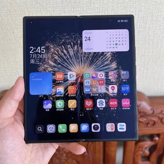 两千块买骁龙8 Gen2折叠屏？小米荣耀终极对比来了