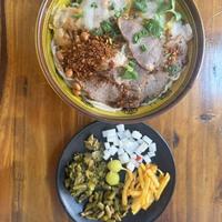 桂林满街米粉怎么选？本地人教你3招辨别正宗店，不花冤枉钱