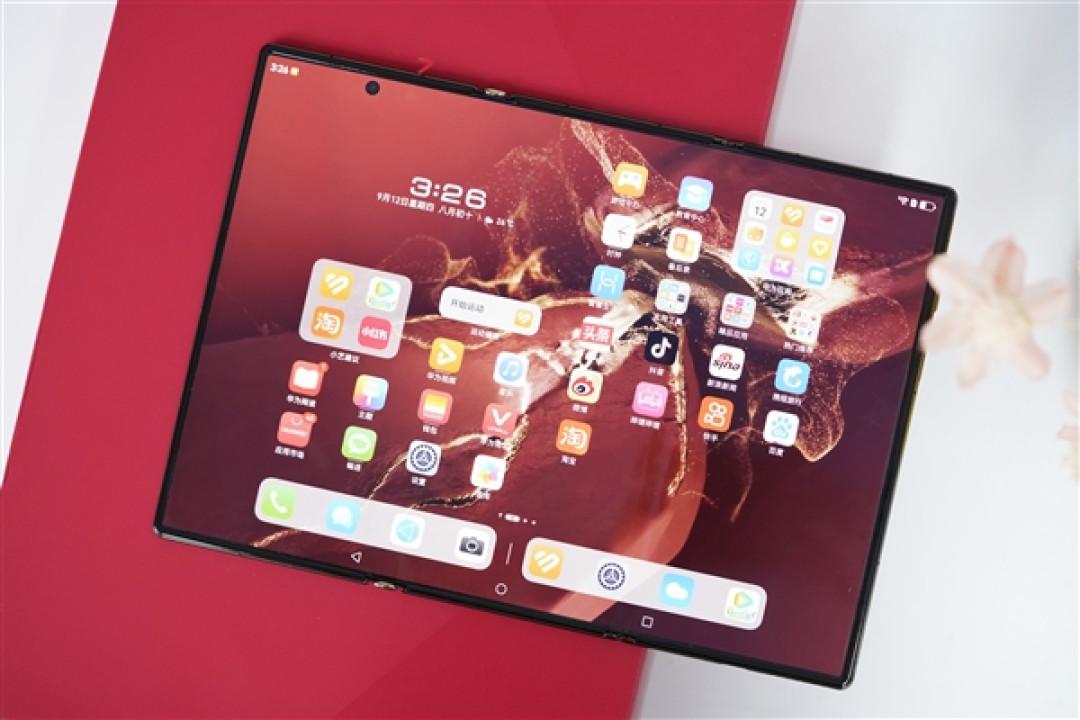 华为9月双旗舰来袭！Mate XT2三折叠打头阵 Mate 90系列压轴