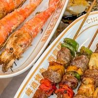 烤串配扎啤，棠人街大排档的烧鸡和湿辣牛肉，治好了我的深夜emo