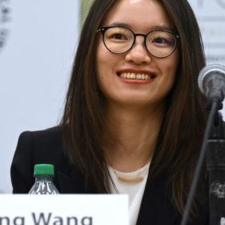 数学家王虹同款穿搭全盘点：卡地亚、Oura戒指、LINDBERG眼镜，这些“高智感”单品到底值不值得买？