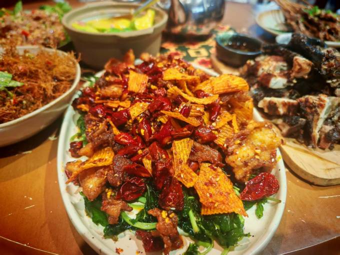 聚会餐饮