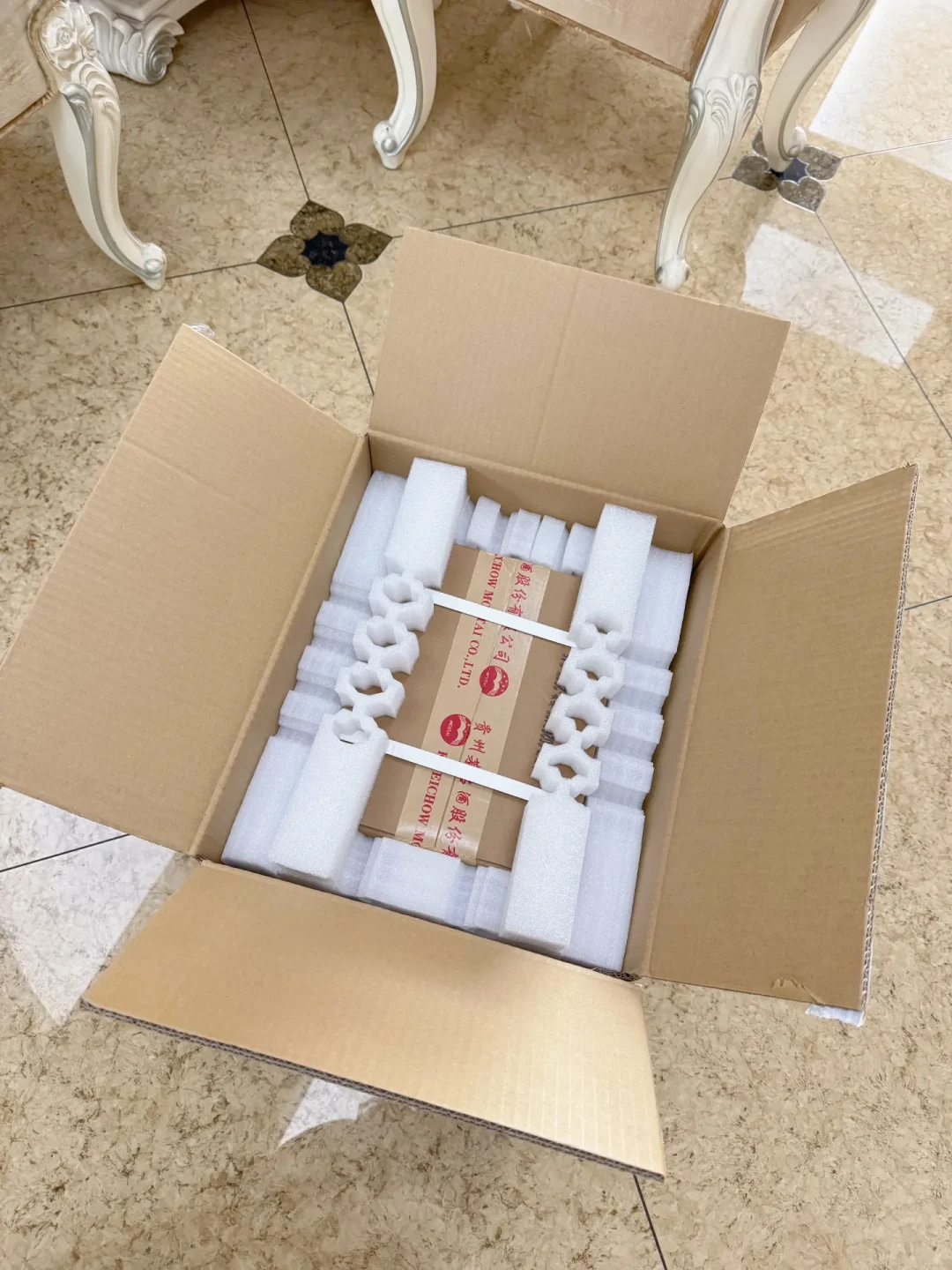 飞天茅台买原箱还是散瓶?签收验货、送礼自饮和储存避坑指南