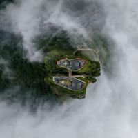 梵净山抢票有多难：300万人抢80万张票，代抢200元打水漂不如换个玩法