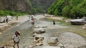 防晒和透气从来都是冤家！初夏徒步穿搭避坑指南