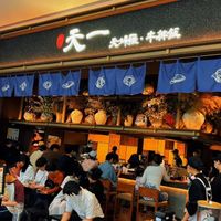 排队王的本质变了：从证明“稀缺”到证明“便宜”