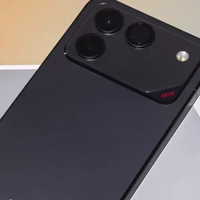 荣耀“续航最长”的一款手机，骁龙8至尊版+10000mAh，可两天一充
