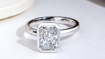 3000块买施华洛世奇还是培育钻石？时尚饰品和真钻根本不是一回事