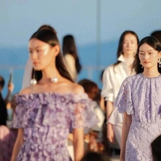 高端材质与非遗织造技艺在现代女装成衣中的应用体系分析