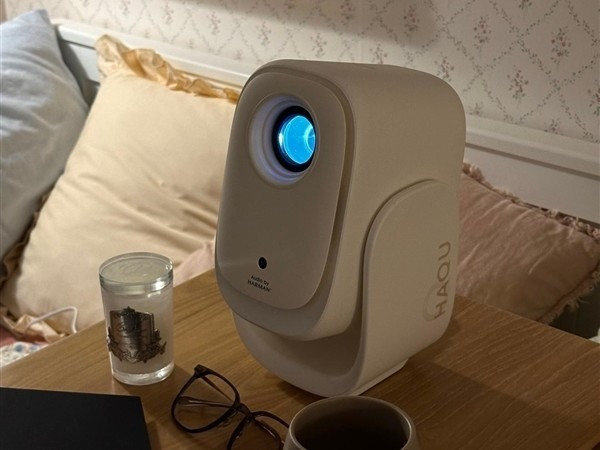 投影仪梯形校正越方便画质偷得越狠！千元机对比实测告诉你怎么选