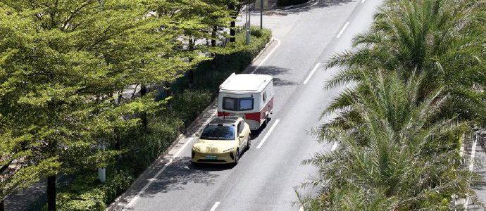暴雨夜高速盲开、暴晒充电宝鼓包：房车旅行6个要命坑一次说清