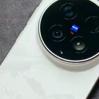 vivo X300 Ultra，2026年下半年还值吗？一台"偏科"到极致的怪兽