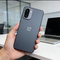 实测8300mAh+100W！一加Ace6T续航到底行不行