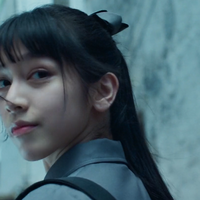第一集就高能，Netflix新剧太敢拍了。
