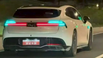 智驾小蓝灯将被禁用：不是灯输了，是伪创新该降温了