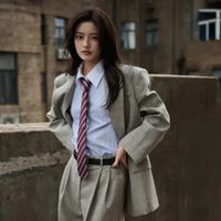 同样是垫肩西装，为何有人气场全开有人秒变保镖？差距在这3点