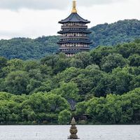 花128吃西湖醋鱼值不值？西湖边真正好吃的店，藏得够深才敢说实话
