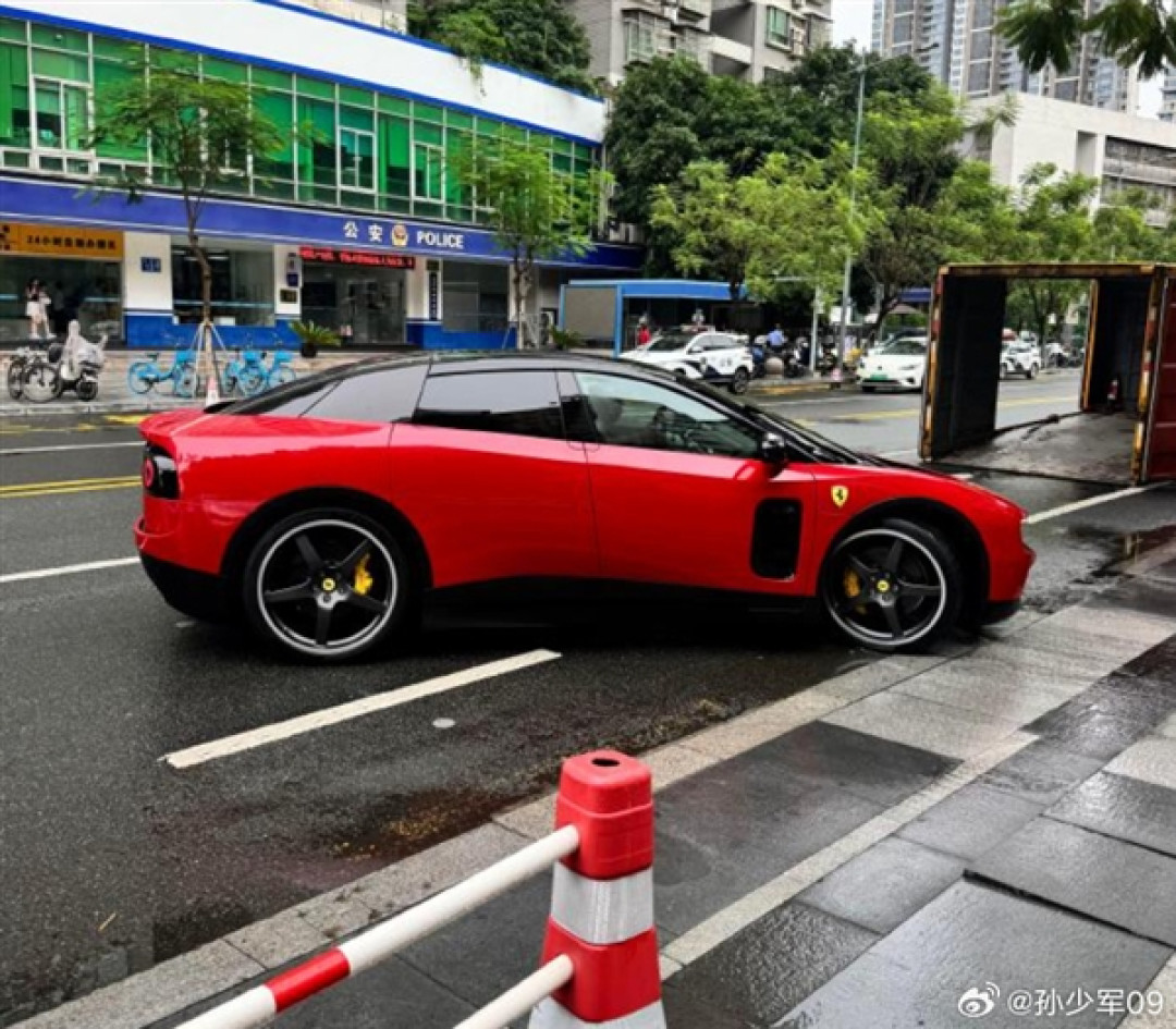 售价398.8万！法拉利首款纯电动车luce国内现身