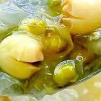 绿豆莲子银耳羹：清心祛湿助眠