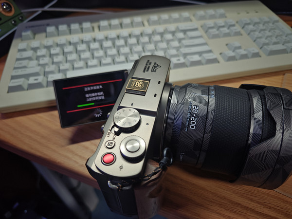 我的LUMIX 18-40/28-200终于等来了固件升级，完全进化