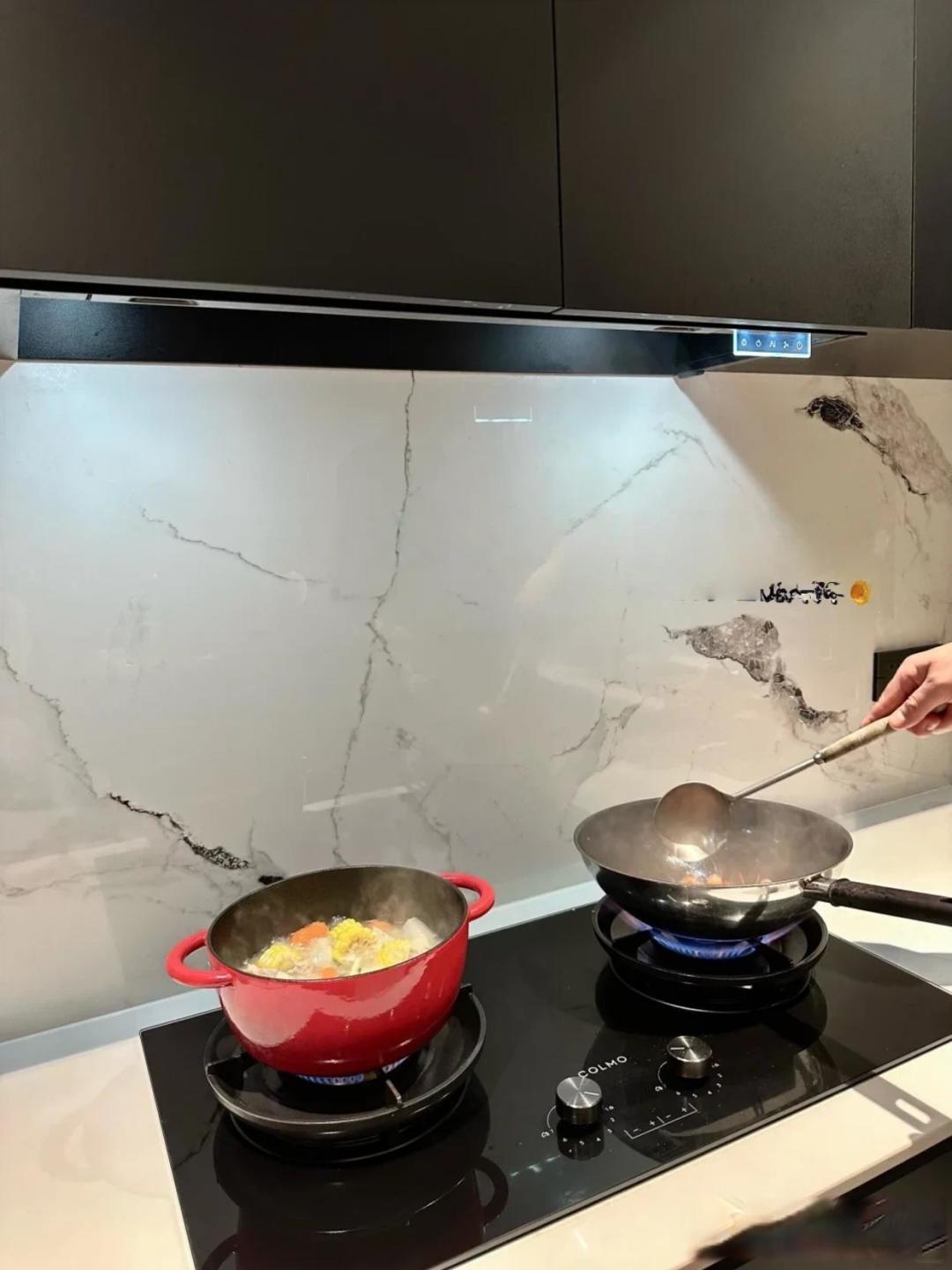 错峰装机局改综合选型:隐形油烟机推荐与颜值高不跑烟机型大盘点