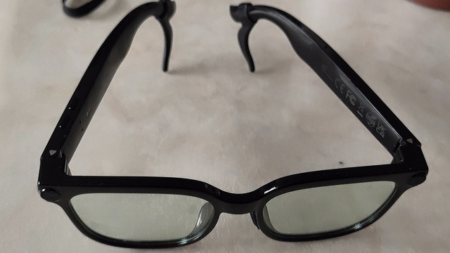 从频繁掏手机到语音指令的转变