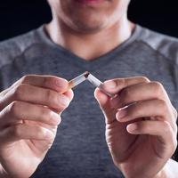 戒烟后头晕烦躁失眠正常吗？不是身体戒坏了，是身体在重启
