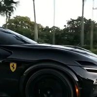电动化时代它偏用V12！法拉利首款四门车开起来还是那个疯子吗