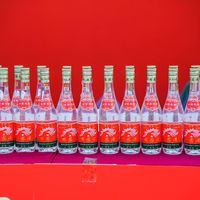 超市小绿瓶酒30块没人识货？陕西人喝了几十年的口粮酒真相来了