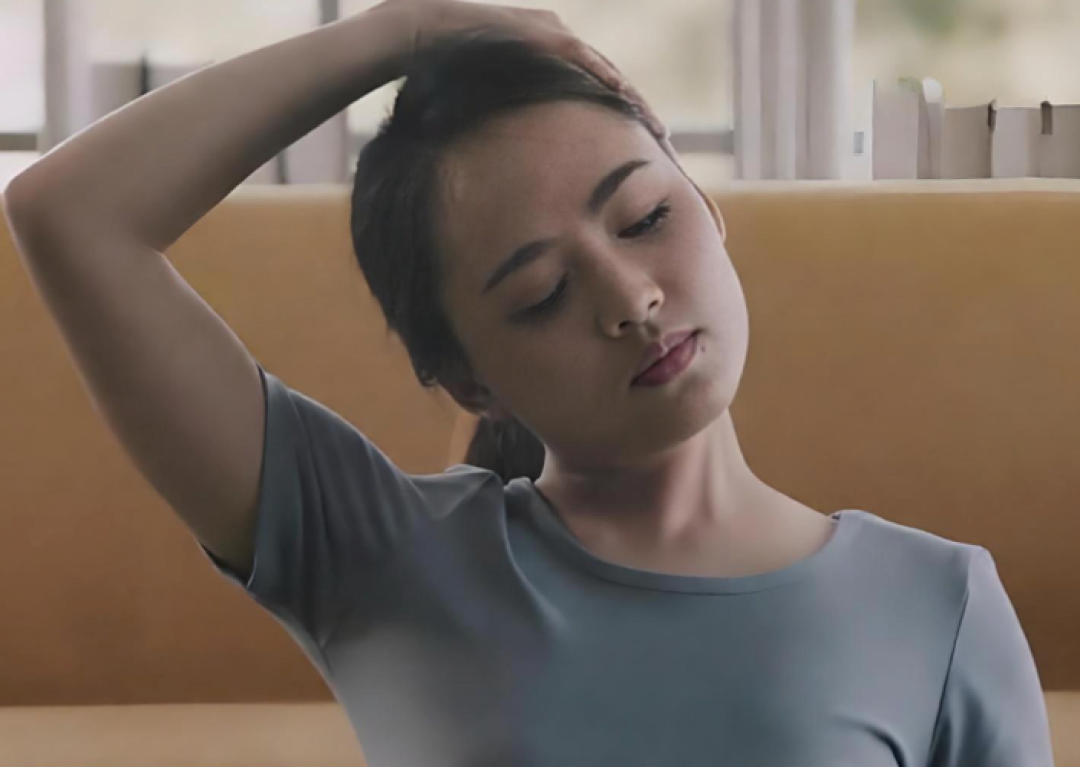20岁大学生按摩后突发脑梗!脖子酸痛时,这几个动作别乱做