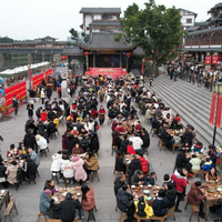 跷脚牛肉发源地避坑指南：老街VS网红店到底差在哪