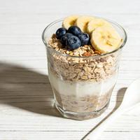 隔夜燕麦杯里的“冰箱杀手”，这几类人真别碰