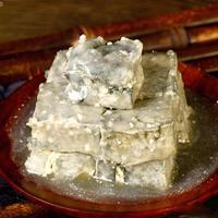 王致和臭豆腐别乱买！传统青方vs新品臭豆腐干vs街头油炸，差别大了去了