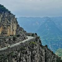 神龙湾挂壁公路通车，自驾选A线还是B线？