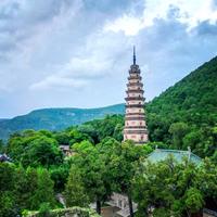 山东深山藏着5座千年古塔，隋唐宋连成线，全国找不出第二个