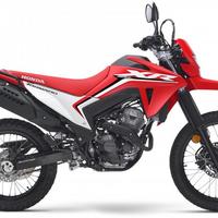 本田XR300两版本怎么选？城市通勤看轻便，长途摩旅看续航