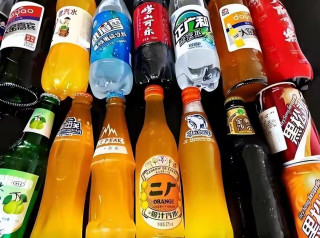 “洋可乐”卖2元赚钱，国产汽水6块为何还亏本，到底谁在割韭菜？