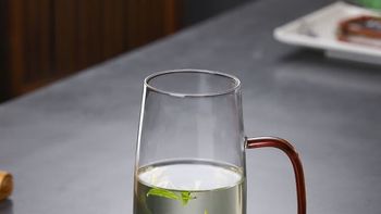 透明玻璃杯倒热水就炸？老师傅：这3种材质分清楚，别再被误导了