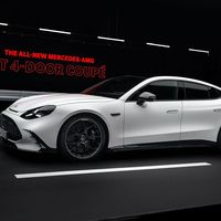 200万高性能GT怎么选？宝马M8和AMG GT四门版核心差异一次说清