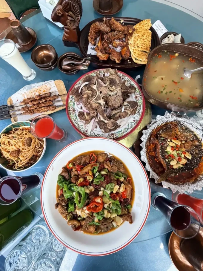 聚会餐饮