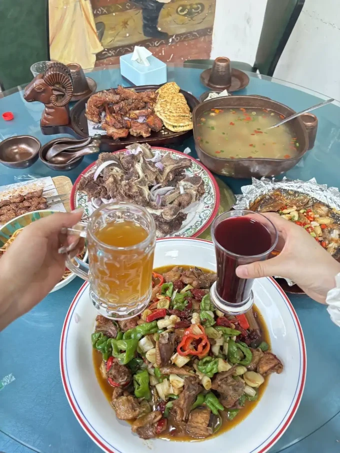 聚会餐饮