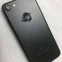 二手iPhone商家绝不说的鉴别内幕：一颗螺丝刀口就能看穿翻新机